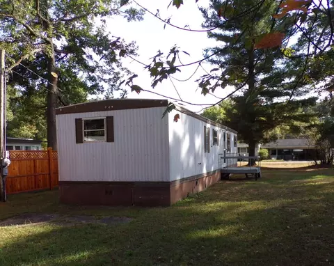 Exterior - 268 E Center St, Redgranite, WI 54970 photo 2 of 5