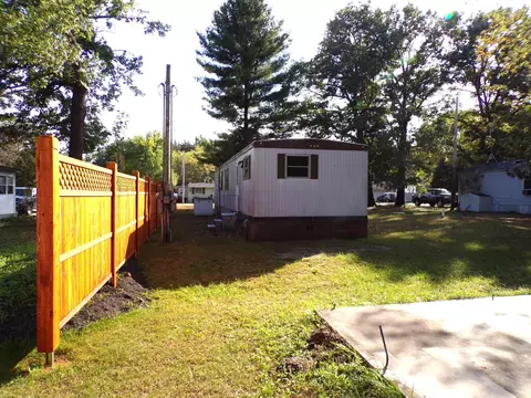 Exterior - 268 E Center St, Redgranite, WI 54970 photo 3 of 5
