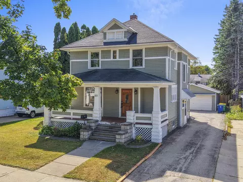 861 Bond St, Green Bay, WI 54303