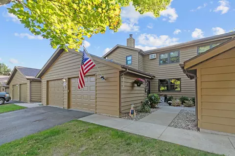 970 Manor Dr #72, Neenah, WI 54956