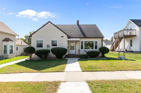 521 W 7th St, Kaukauna, WI 54130