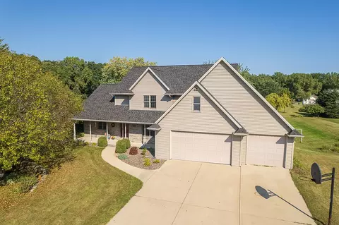 3658 Shiloh Rd, Suamico, WI 54173