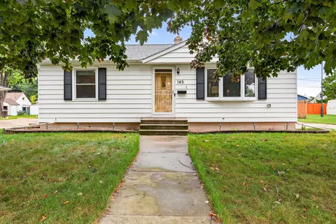 145 Langley Blvd, Neenah, WI 54956