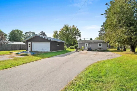 745 Oconto Ave, Peshtigo, WI 54157