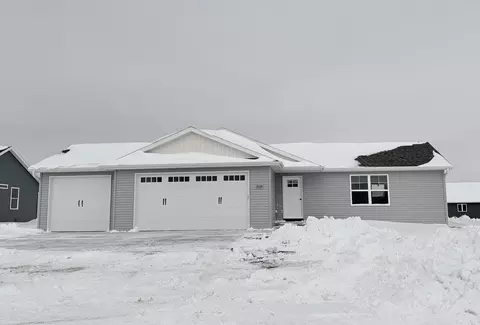 2034 Red Fox Ln, Kaukauna, WI 54130