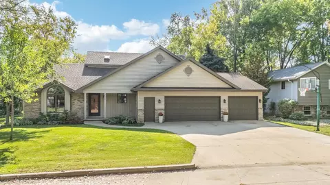 Exterior - 3339 S Blue Spruce Ln, Appleton, WI 54915 photo 3 of 13