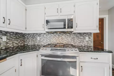 Kitchen - 3339 S Blue Spruce Ln, Appleton, WI 54915 photo 4 of 5