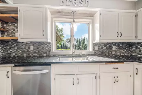 Kitchen - 3339 S Blue Spruce Ln, Appleton, WI 54915 photo 3 of 5