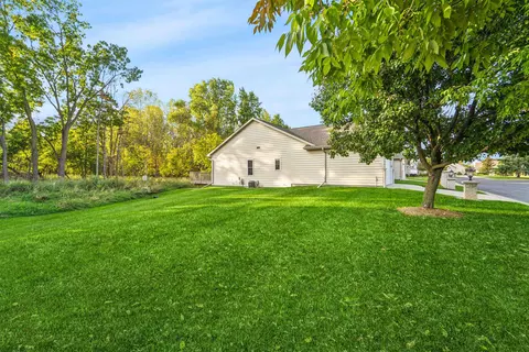 Exterior - 3198 W Ryegrass Dr, Appleton, WI 54913 photo 2 of 6