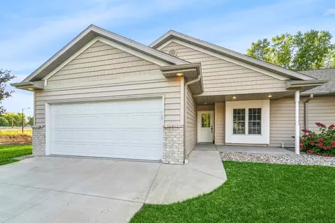 Exterior - 3198 W Ryegrass Dr, Appleton, WI 54913 photo 4 of 6
