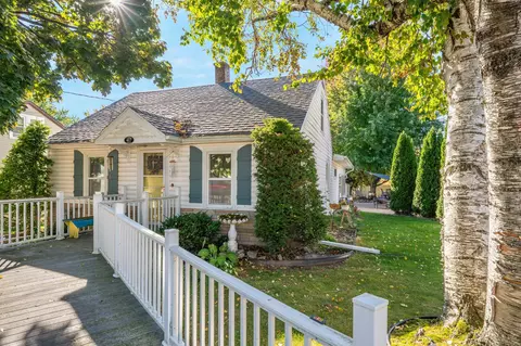 417 W 11th St, Kaukauna, WI 54130