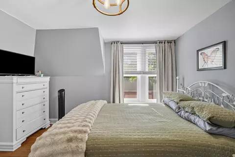 Bedroom - 1119 W Lawrence St, Appleton, WI 54914 photo 2 of 3