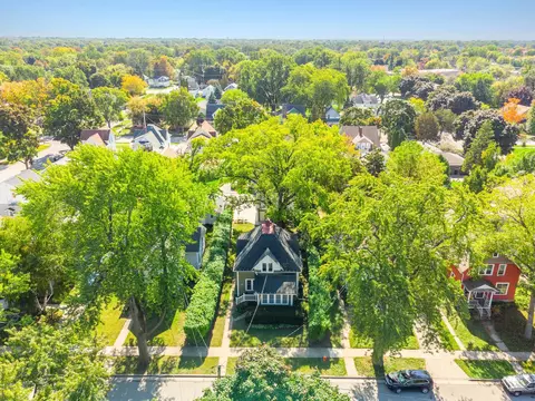 View/Area - 1119 W Lawrence St, Appleton, WI 54914 photo 3 of 4