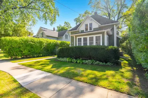 Exterior - 1119 W Lawrence St, Appleton, WI 54914 photo 3 of 12