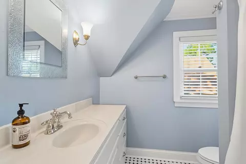 Bath - 1119 W Lawrence St, Appleton, WI 54914 photo 1 of 2