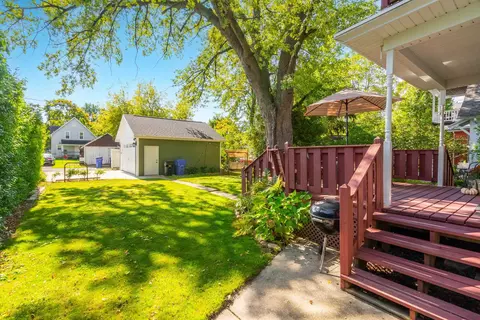 Exterior - 1119 W Lawrence St, Appleton, WI 54914 photo 11 of 12