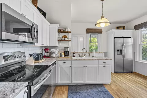 Kitchen - 1119 W Lawrence St, Appleton, WI 54914 photo 1 of 2