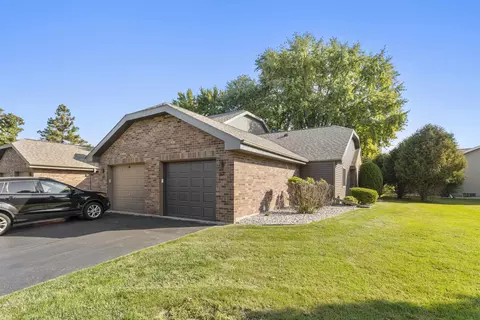 62 Spencer Village Ct, Appleton, WI 54914
