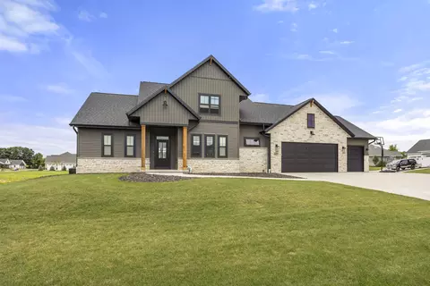 4295 N Bountiful Ln, Appleton, WI 54913