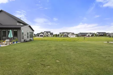 Exterior - 4295 N Bountiful Ln, Appleton, WI 54913 photo 7 of 8