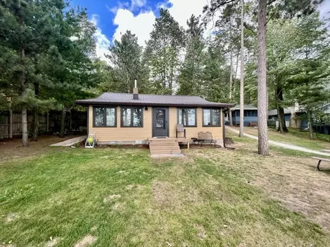 n2787 Rustic Drive, Clintonville, WI 54929