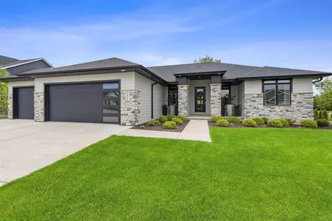 3812 Hawk Ledge Cir, De Pere, WI 54115
