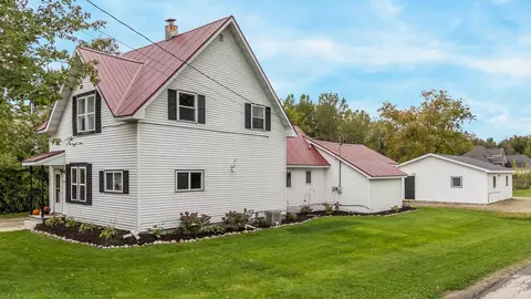 n5495 Wisconsin 76, Shiocton, WI 54170