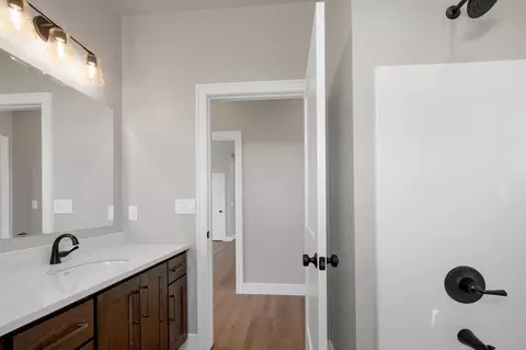 Bath - 287 Kerrigan Dr, Wrightstown, WI 54180 photo 5 of 6