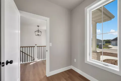 Entry Way - 287 Kerrigan Dr, Wrightstown, WI 54180 photo 4 of 10