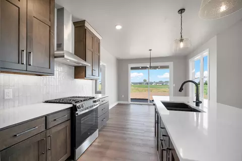 Kitchen - 287 Kerrigan Dr, Wrightstown, WI 54180 photo 2 of 6