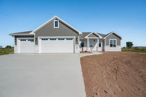 Exterior - 287 Kerrigan Dr, Wrightstown, WI 54180 photo 4 of 19