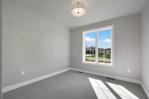 Bedroom - 287 Kerrigan Dr, Wrightstown, WI 54180 photo 5 of 7