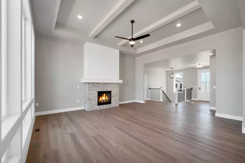 Living - 287 Kerrigan Dr, Wrightstown, WI 54180 photo 7 of 9
