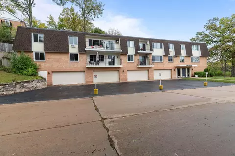 10 Green Bay Ct #105, Appleton, WI 54911