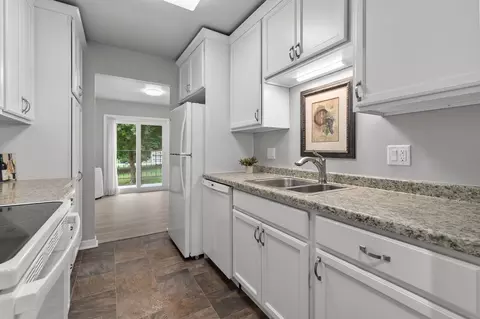 10 Green Bay Ct #105, Appleton, WI 54911 photo 4