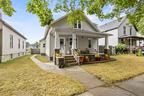 827 Terrace Ave, Marinette, WI 54143