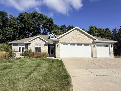 3327 Largo Ridge Dr, Green Bay, WI 54311