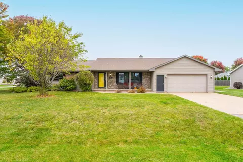 Exterior - w3092 Whitepine Road, Appleton, WI 54915 photo 3 of 10