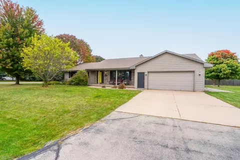 Exterior - w3092 Whitepine Road, Appleton, WI 54915 photo 4 of 10