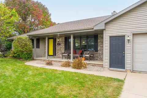 Exterior - w3092 Whitepine Road, Appleton, WI 54915 photo 5 of 10