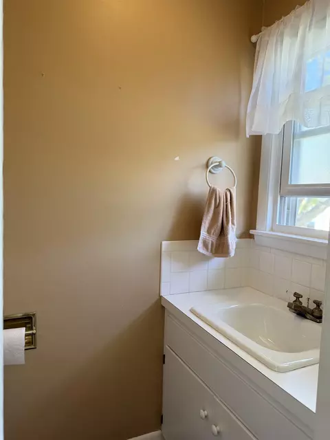 Bath - 2512 N Drew St, Appleton, WI 54911 photo 1 of 4