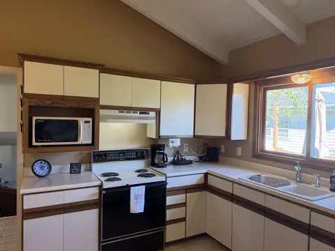Kitchen - 2512 N Drew St, Appleton, WI 54911 photo 1 of 4