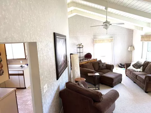 Living - 2512 N Drew St, Appleton, WI 54911 photo 2 of 5