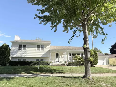 2512 N Drew St, Appleton, WI 54911