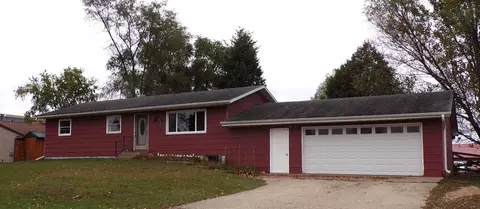 421 E Green Meadow Dr, Wautoma, WI 54982