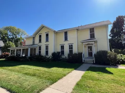 604 S Grove St, Ripon, WI 54971