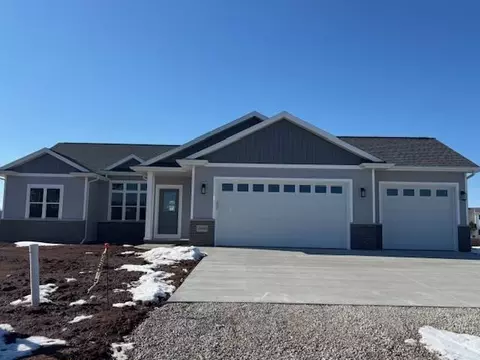 N8043 Oakwood Drive, Sherwood, WI 54169