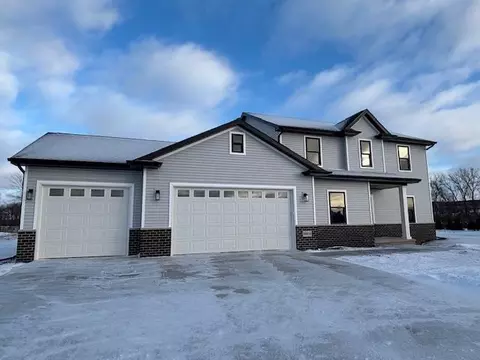 N8018 Blue Heron Circle, Sherwood, WI 54169