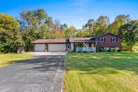 n5766 Birchwood Lane, Luxemburg, WI 54217