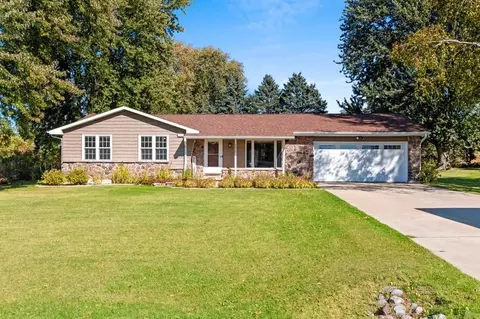 4975 Caledonia Dr, New Franken, WI 54229